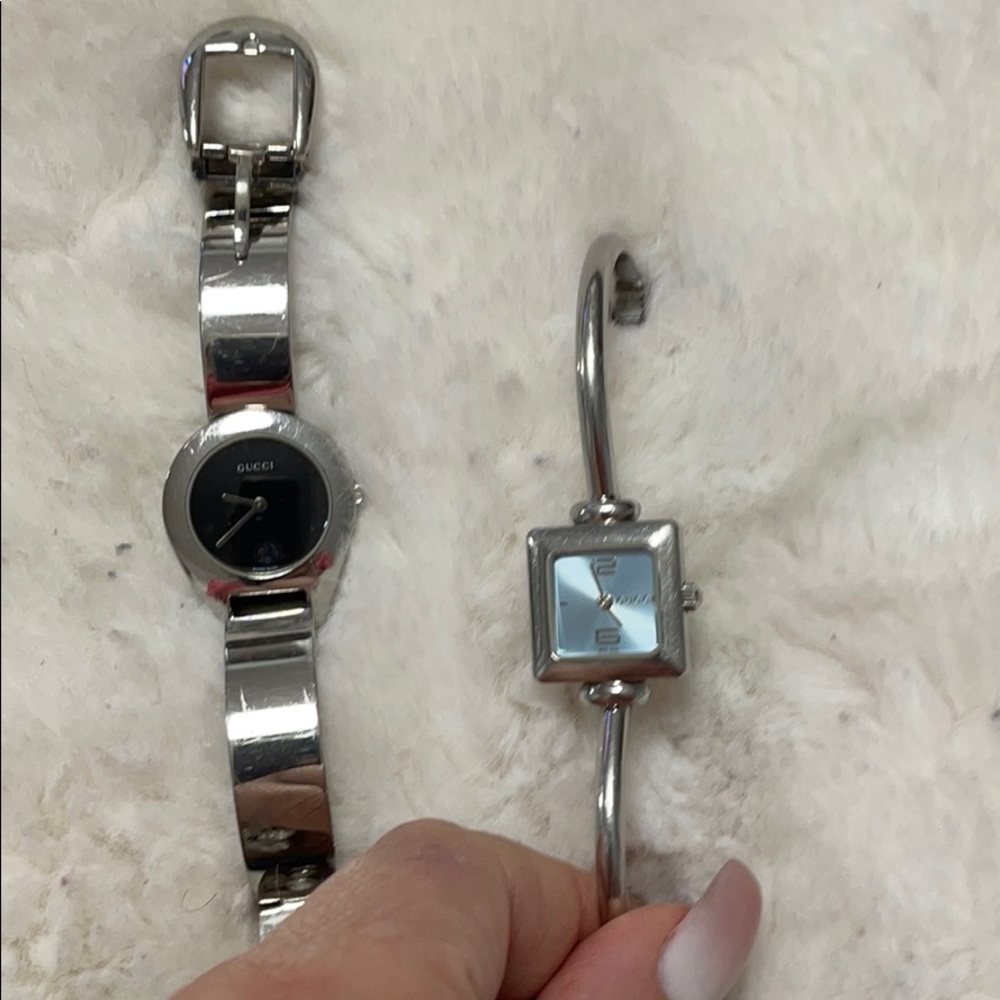 Set of 2 Gucci watches